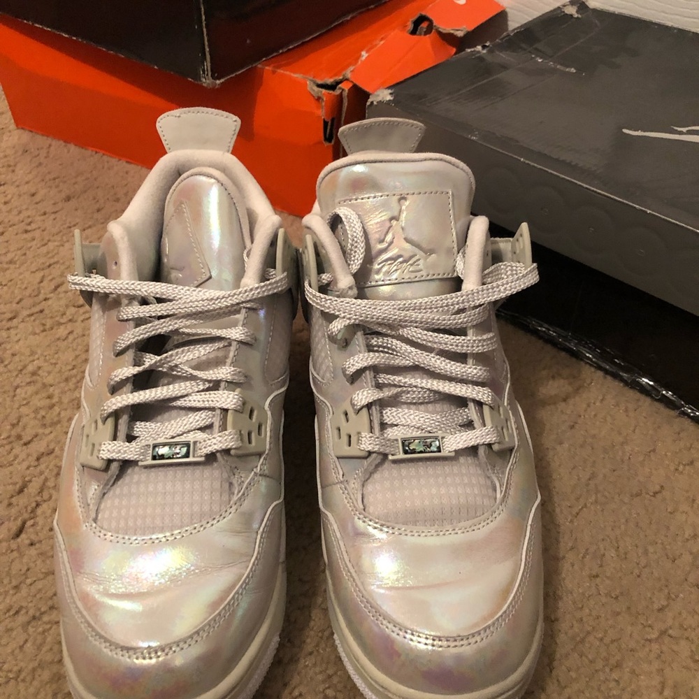Air Jordan retro 4’s (Pearl)